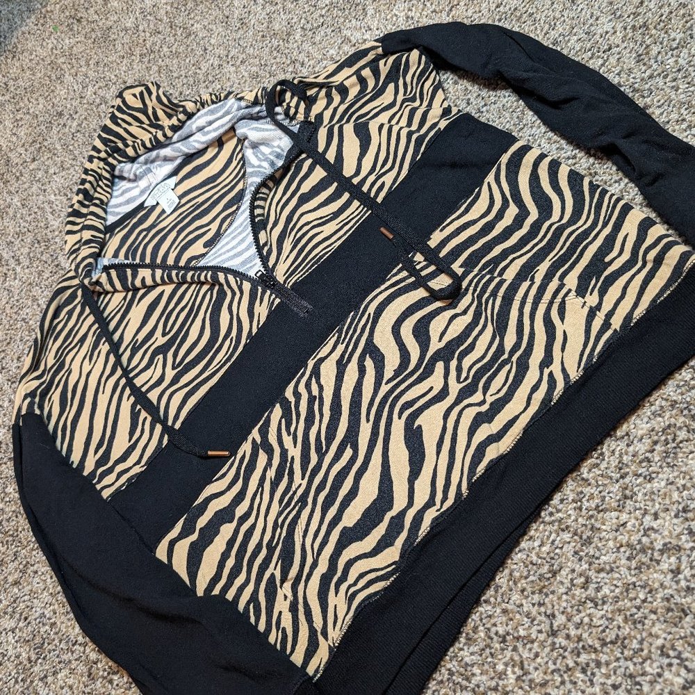 Sofia Vergara Tiger Print Sweatshirt